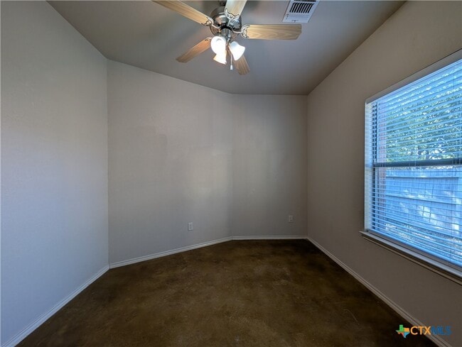 Building Photo - 208 Anne Louise Dr