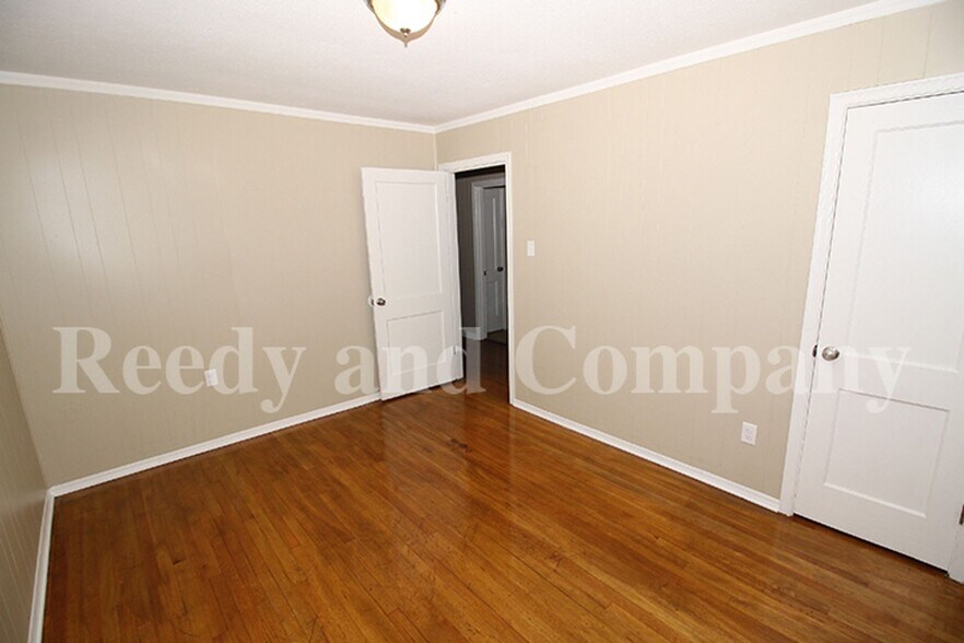Building Photo - 1446 Russwood Rd