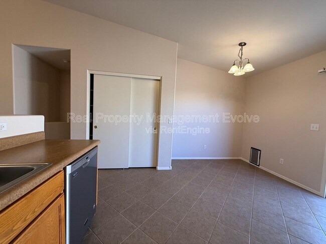 Building Photo - 9332 W Morrow Dr