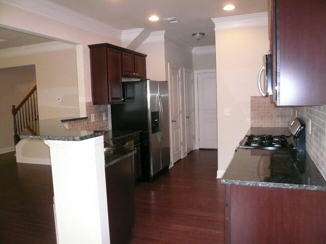 Building Photo - 780 Duberry St