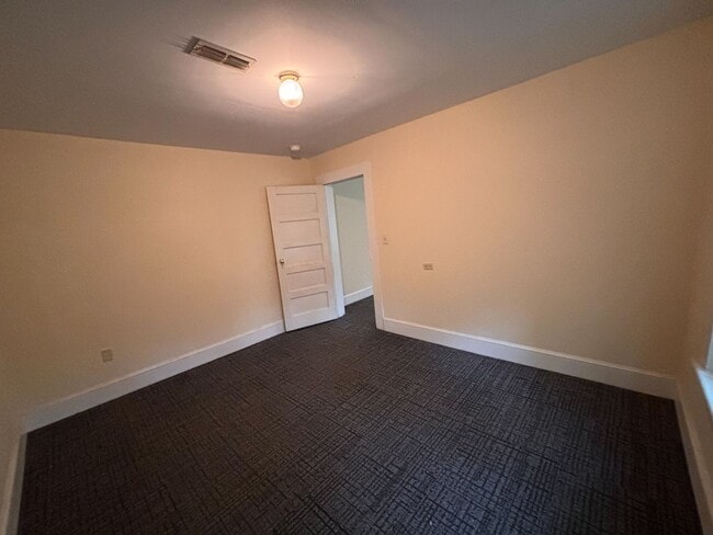 Building Photo - 3 Bedrooms- 2 Bathroom- House in Coosa!