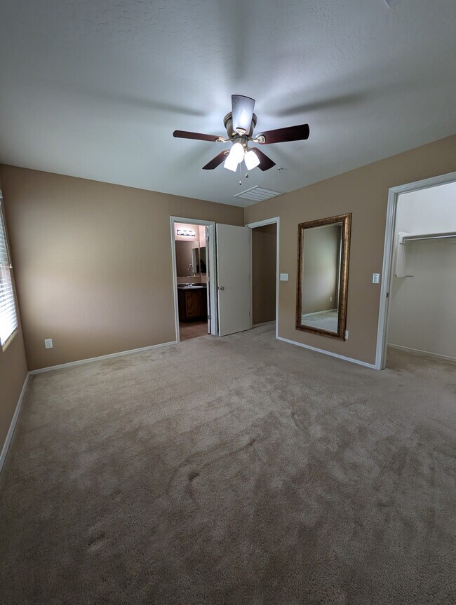 Building Photo - 1250 S Rialto