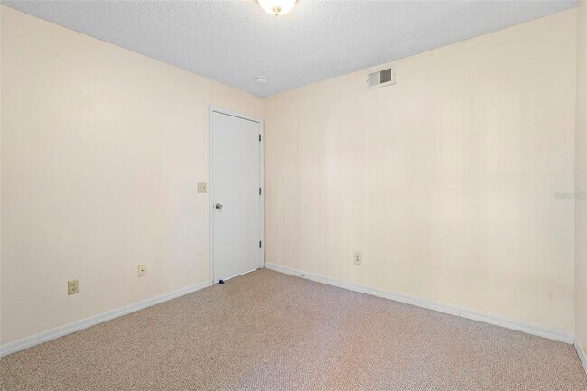 Building Photo - 2051 Royal Bay Blvd