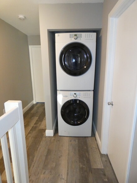 Building Photo - 8911 NW 28th Dr