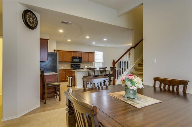 Building Photo - 16009 Hawthorne Heights Trail