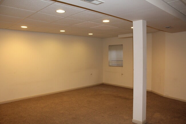 Building Photo - 393 Catbird Ln