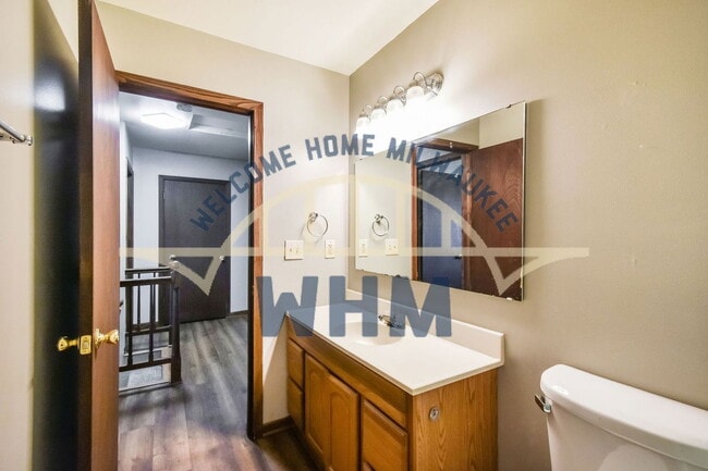 Building Photo - W170S7397 Parkland Dr