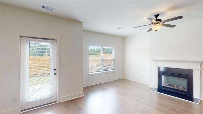 Building Photo - 5873 Greystone Dr