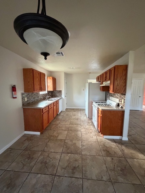 Building Photo - 550 Dewey Rd