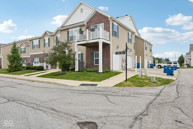Building Photo - 12035 Zircon Ln