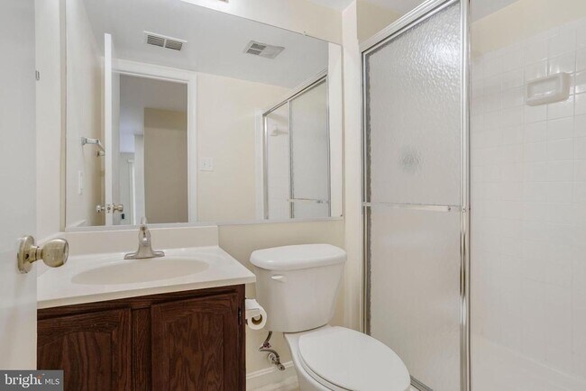 Building Photo - 5686 Chapel Run Ct