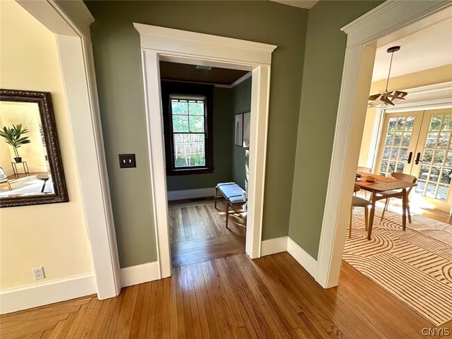 Building Photo - 608 Ackerman Ave