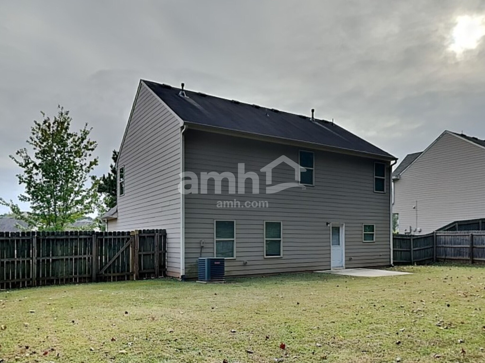 Building Photo - 3525 Mica Cir SE