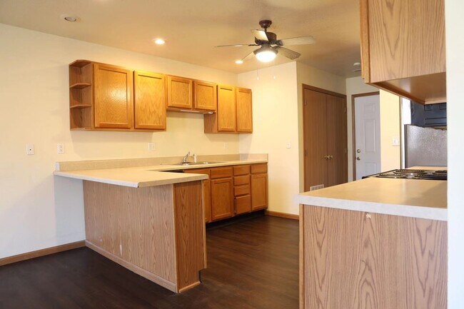 Building Photo - 22635 Hollow Oak Ln