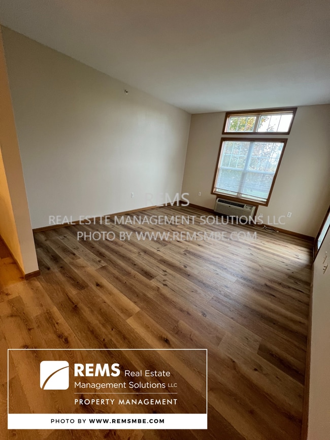 Building Photo - 33 Grand Canyon Dr