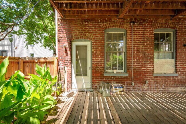 Building Photo - 607 N 27th St