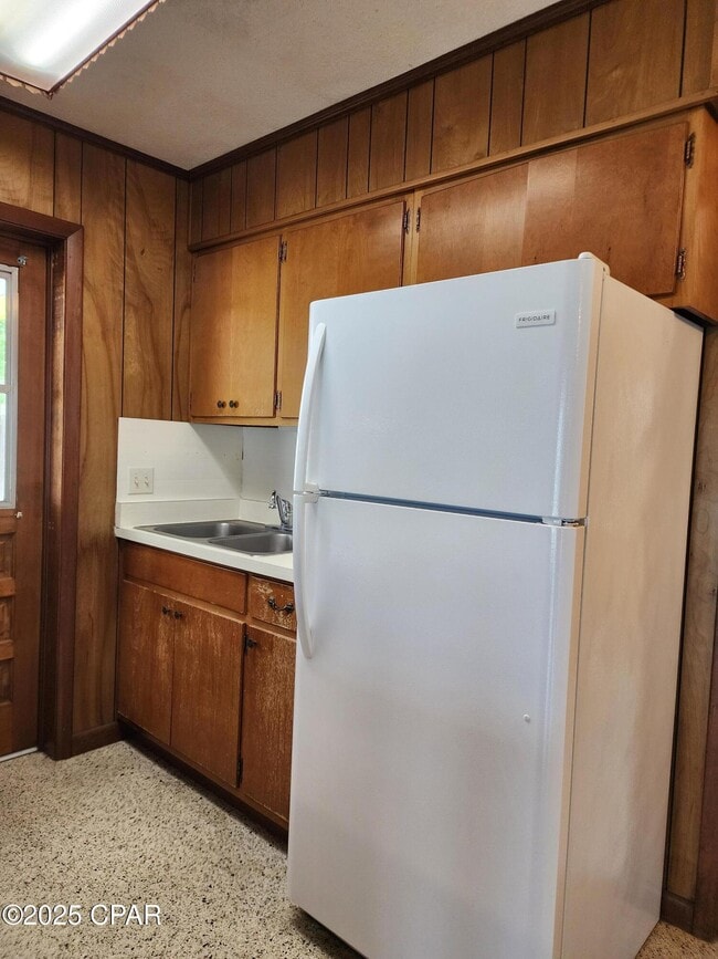 Building Photo - 16236 E Lullwater Dr