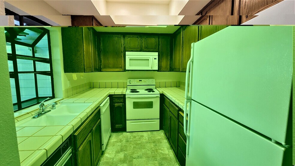 Building Photo - 217 Ada Ave