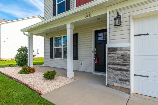 Building Photo - 3733 Moseley Dr