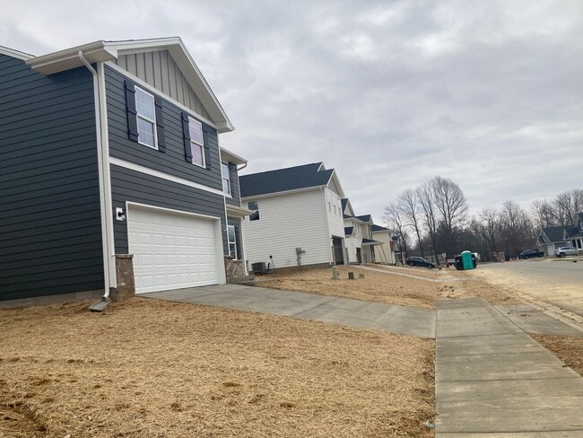 Building Photo - ** Apply TODAY ** Possibly Have Keys in Hand TOMORROW **