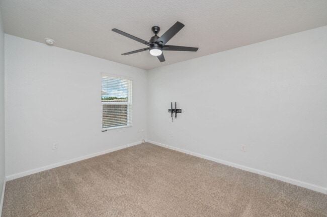 Building Photo - 522 Mary Lou Way