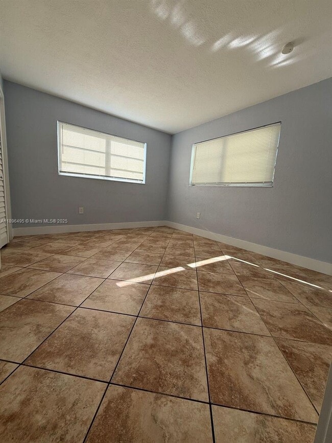 Building Photo - 7600 SW 82nd St