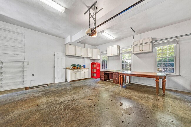 Building Photo - 1147 Belcroft Court