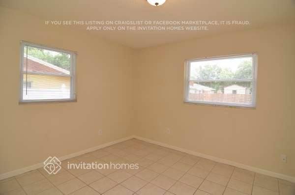 Building Photo - 520 Donna Dr