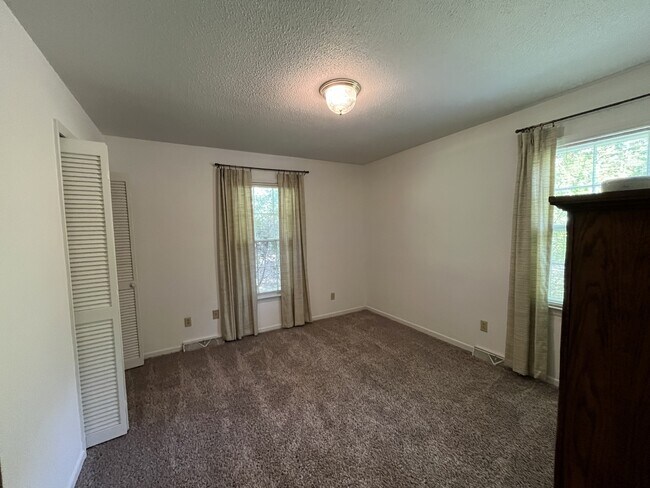 Building Photo - 5625 Potter Rd