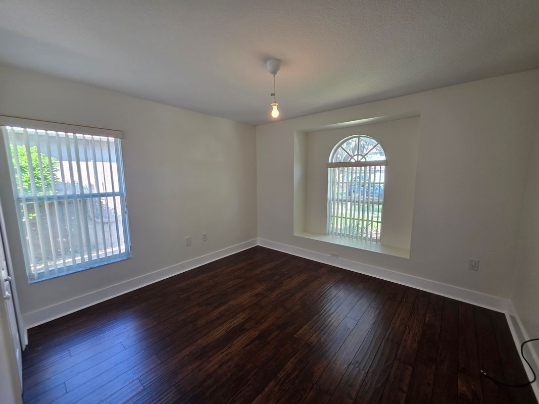 Building Photo - 730 Straw Lake Dr