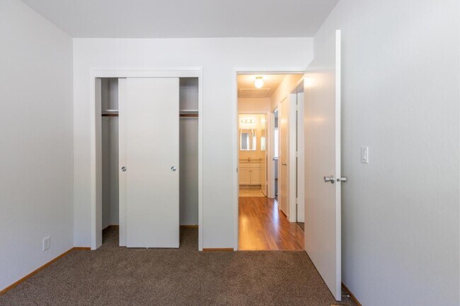 Building Photo - 1122 Grand Teton Dr