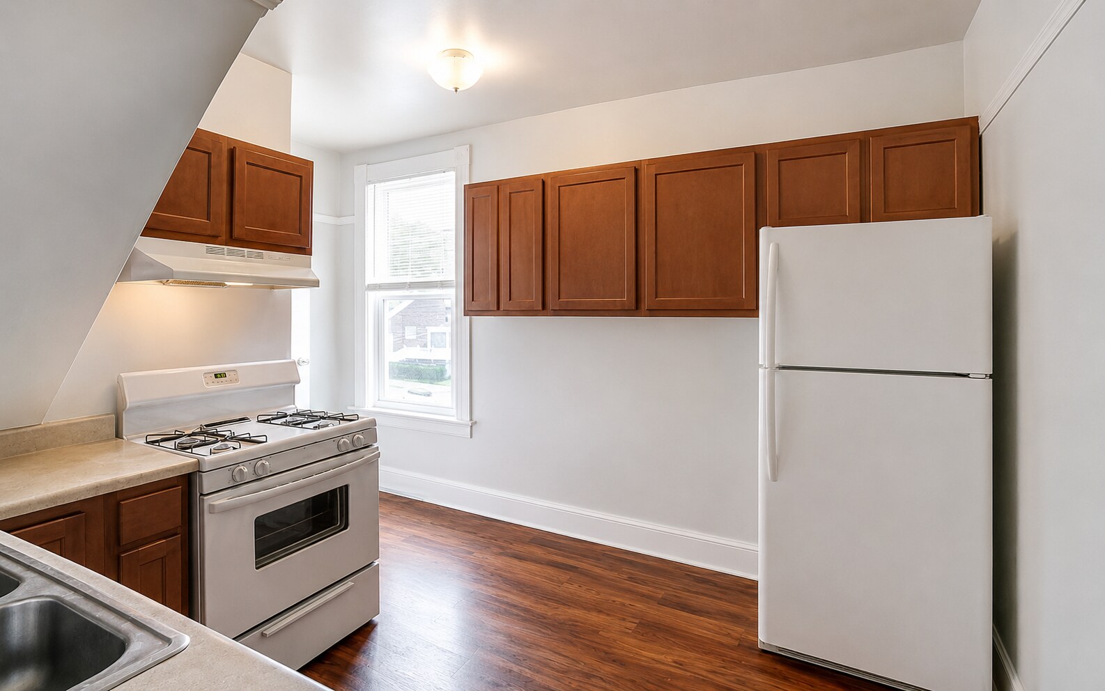 Kitchen - 4917 Marion Ave