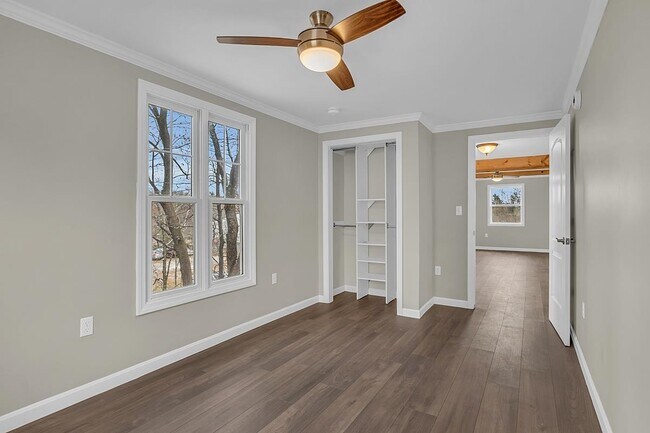 Building Photo - 297 Elm St