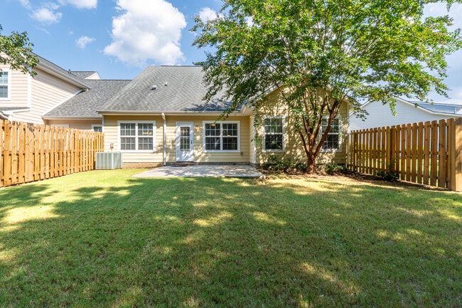 Building Photo - 228 Full Cir Dr