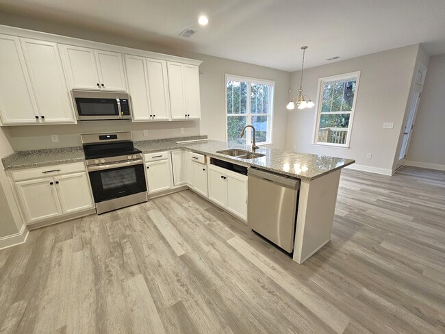 Building Photo - 121 Marianne Ln