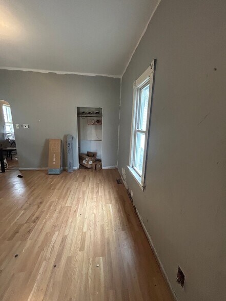 Building Photo - 4935 Alcott Ave