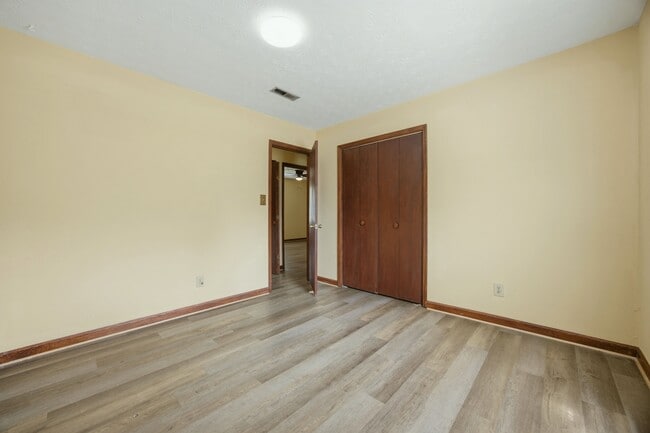 Building Photo - 1701 Rose Garden Ln