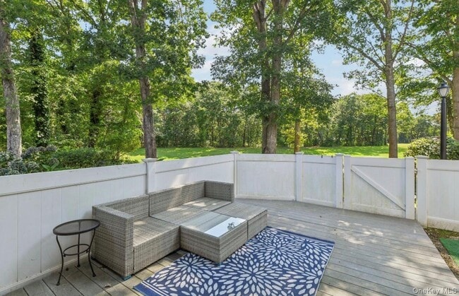 Building Photo - 598 Blue Ridge Dr