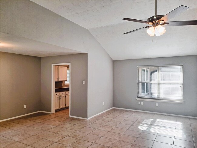 Building Photo - 18834 Pine Trace Ct