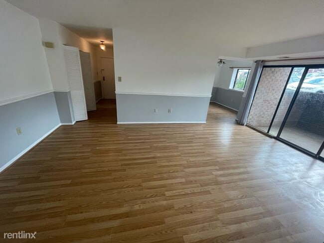 Building Photo - 1 br, 1 bath Condo - 9718 kingsbridge drive