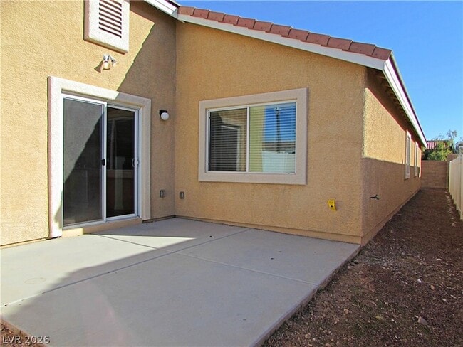 Building Photo - 10424 Madagascar Palm St