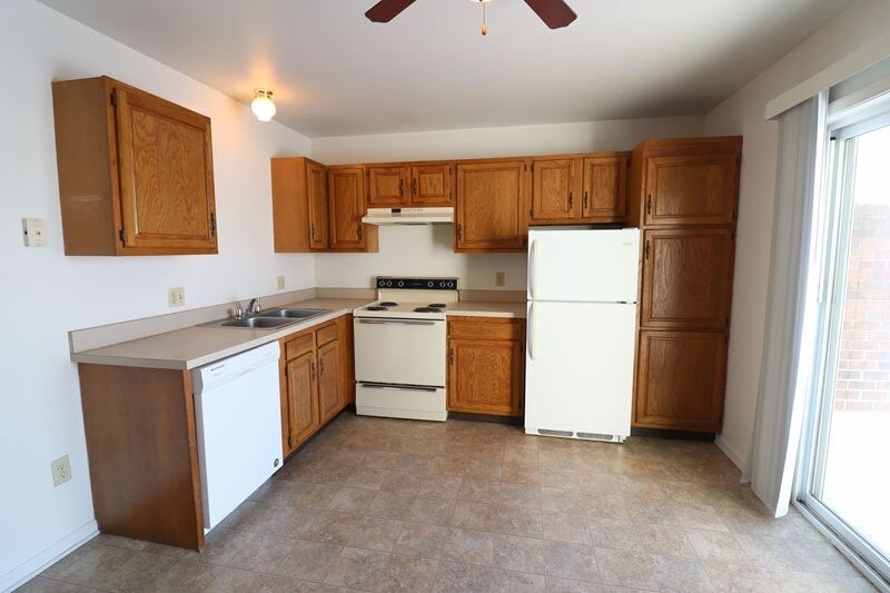 Building Photo - 40 Oriole Dr