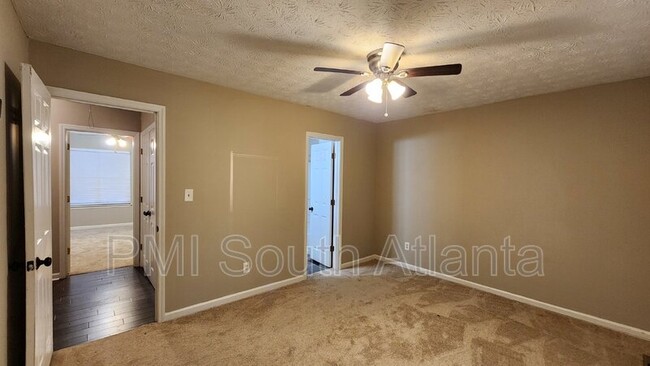 Building Photo - 3504 Lee Ct