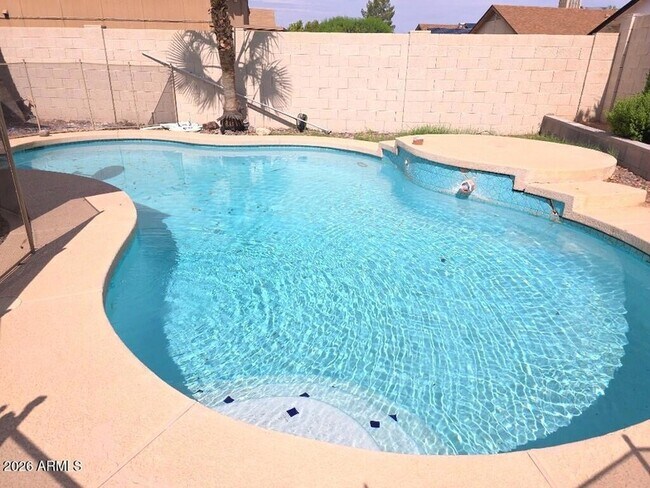 Building Photo - 3034 E Villa Maria Dr