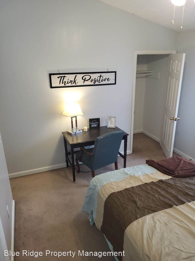 Building Photo - 2 br, 1.5 bath House - 104 Autumn Creek Lane