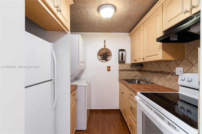 Building Photo - 1933 SW 7th St