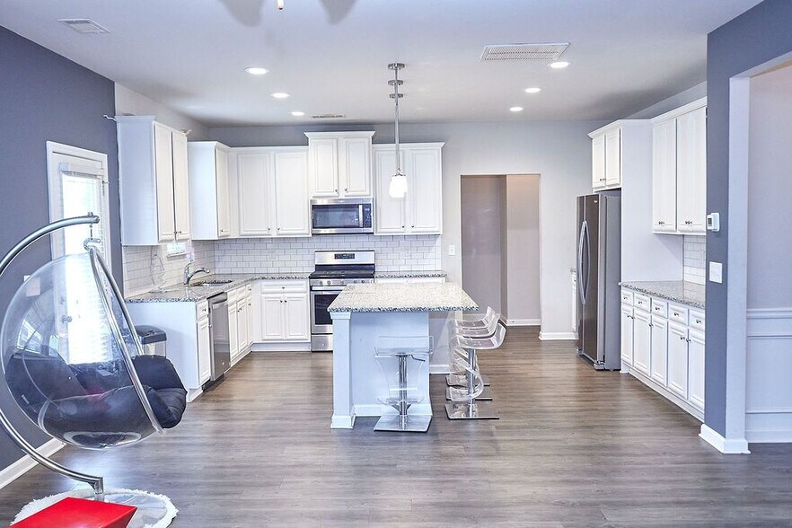 Building Photo - 7687 Volion Dr