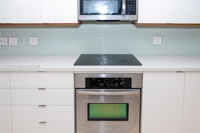 Building Photo - 5241 SW 155th Ave
