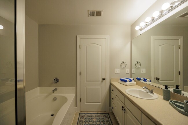 Building Photo - 3 bedroom fully furnished home, Pet Friendly Johns Island, Charleston