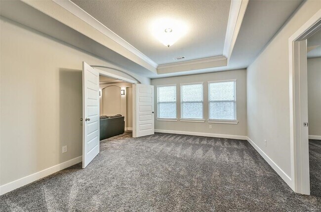 Building Photo - 16526 Whiteoak Canyon Dr